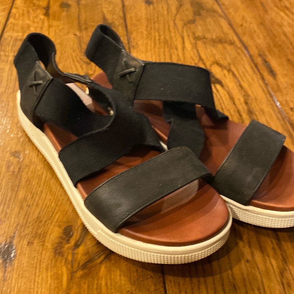 Mia sandals, black